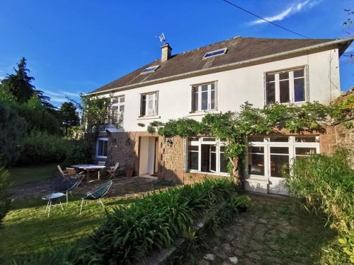 Lannion House | Maison 8 pers jardin centre ville 15 min de plages