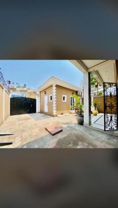 Brazzaville Villa | maison avec bar privé à kintélé
