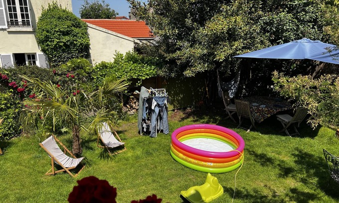 Les Lilas House | Maison Avec Jardin en Ville