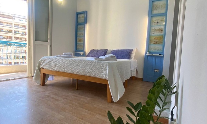 Cagliari Apartment | Maison Bleue terrace overlooking the sea and the old town