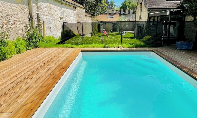 Augerville-la-Riviere House | Maison de Charme à la Campagne, Piscine et Jacuzzi au Bord du Golf