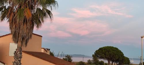 Hyeres House | Maison de vacances à l'Ayguade classée 3 étoiles, climatisée,3mn à pied plage et restos ,5mn aéroport, 10mn gare