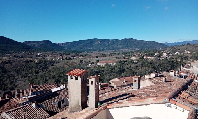 Bagnols-en-Foret House | Maison de Village Avec Terrasse