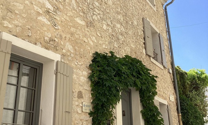 Velleron House | Maison de Village en Pierres, à 5minutes de L'isle sur la Sorgue