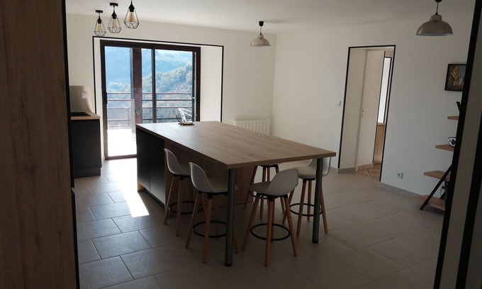 Empurany House | Maison en Pierre a la Campagne