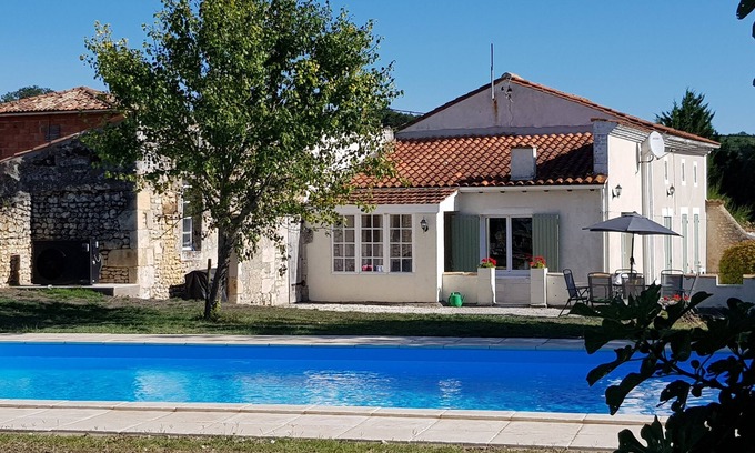 Saint-Georges-des-Agouts House | Maison Rossignol: Private House and Heated Pool in Idyllic Rural Location