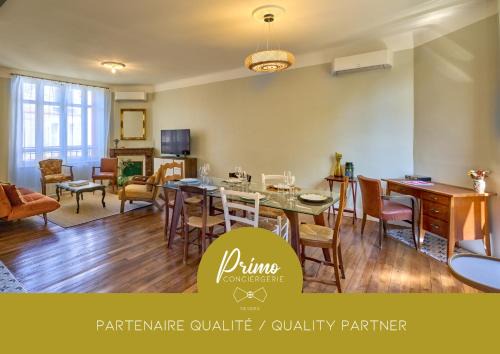 Nevers Apartment | Maison Grenat, with terrace by PRIM0conciergerie