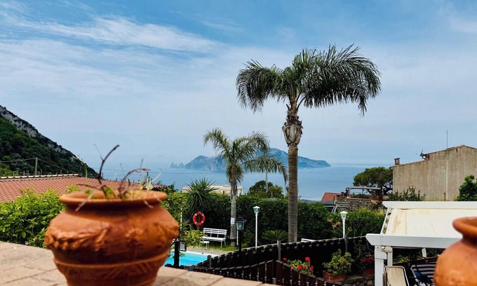 Termini House | Maison Mari with Capri View