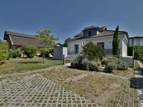 Thonon-les-Bains House | Maison rénovée, confort moderne, quartier calme, parking - FR-1-498-120