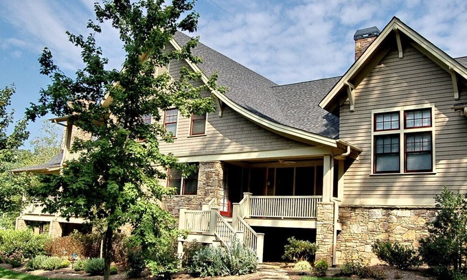 Cheshire House | Maison Reve I 3 BD 2 BA Home in Quaint Cheshire Village