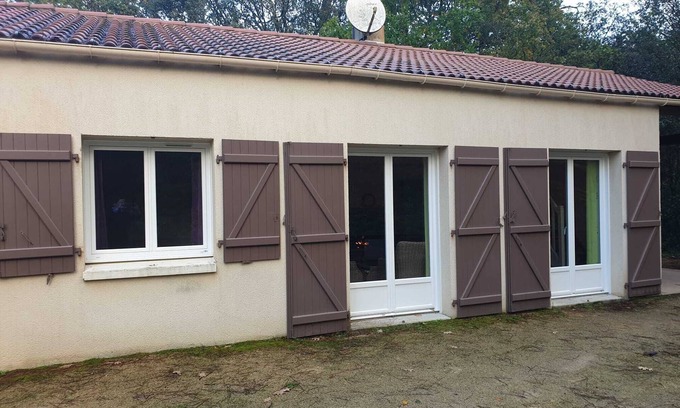 Les Conches House | Maison Située en Forêt, à 1,5 km de la Mer. La Tranquillité est Assurée