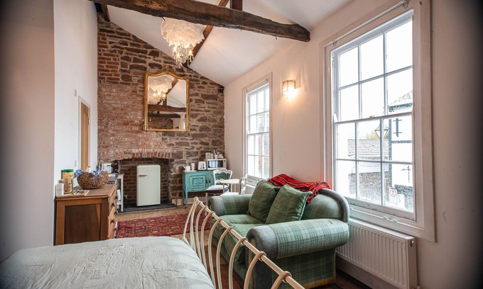 Crickhowell Bed & Breakfast | Maison50