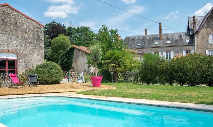 Clesse House | Majestic Holiday Home in Clesse with Garden