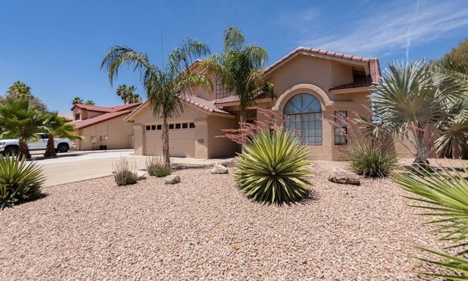 Casa Grande House | Majestic Villa/Heated Pool/Wifi/Work Station/Golf