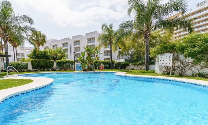 Torremolinos Apartment | MalagaSuite Bajondillo Pool