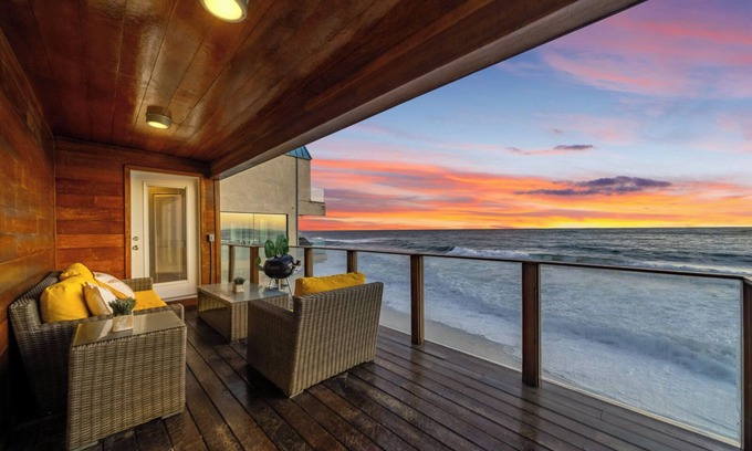 Malibu House | Malibu Beach house - private beach access - 1bdr
