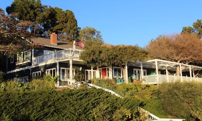 Western Malibu House | Malibu Home with Panoramic View of Pacific Ocean