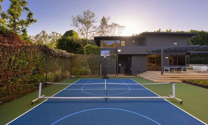 Eastern Malibu Villa | Malibu Reserve by Stay Awhile Villas