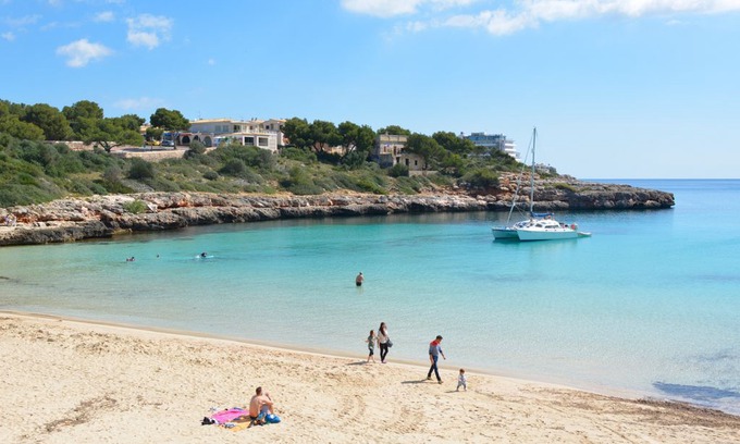 Cala Marcal Apartment | Mallorca beach family apartment with terrace