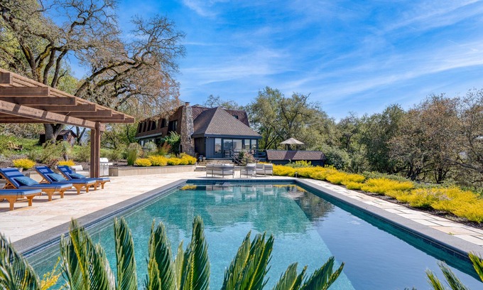 Santa Rosa House | Malvasia by AvantStay | Luxe Wine Country Retreat