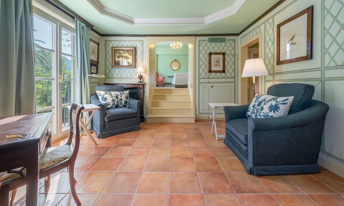 Esporles House | Malvasía- Life in middle of a vineyard, with a 600 Mb WIFI. Made for Nomads.