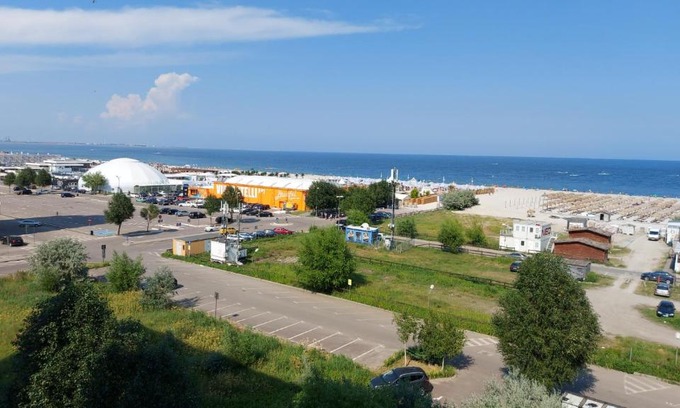 Constanta Apartment | Mamaia Summerland Seaview