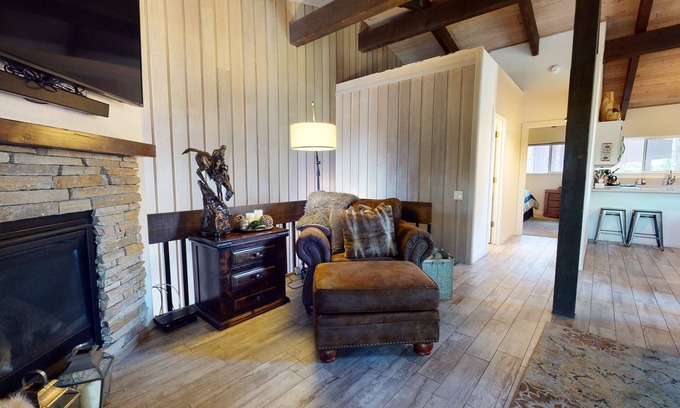 Mammoth Lakes Condo | Mammoth Estates 234 5-Star Mountain Modern remodeled Condo with Private Washer Dryer in Prime location by RedAwning
