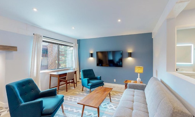 Mammoth Lakes Apartment | Mammoth Ski & Racquet 93K