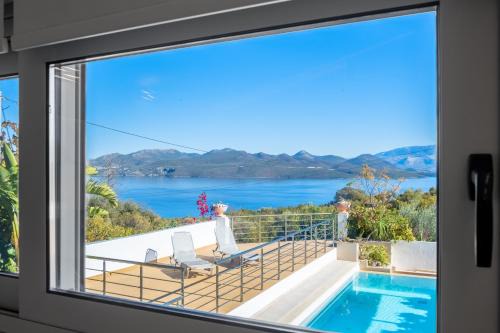 Ellomenos Villa | manèas exclusive new luxury villa