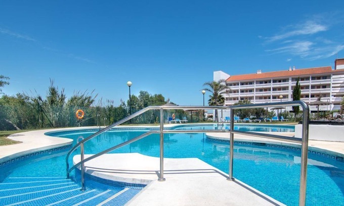 Puerto de la Duquesa Apartment | Manilva Playa - 3rd floor apartment near the beach (200 m)
