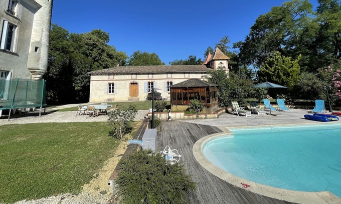 Riolas House | Manoir set in the Chateau estate