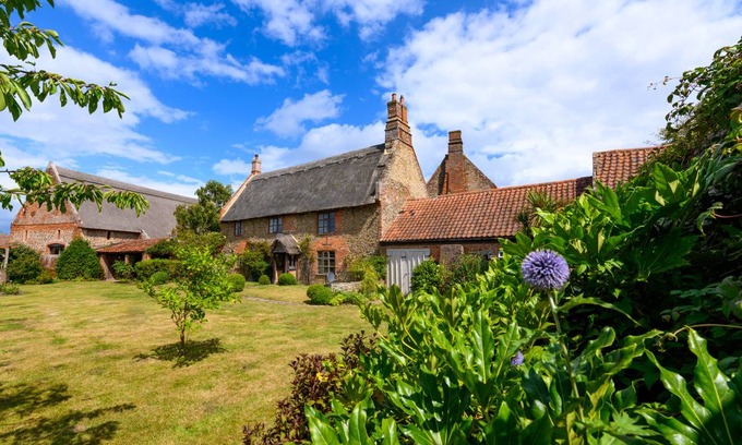 Bacton Cottage | Manor Farm House