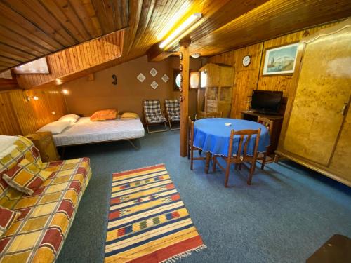 Esino Lario Apartment | Mansarda Villa Simonetta