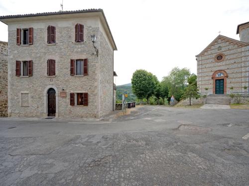 Sugano House | Mansion in Prodo near Lake Bolsena