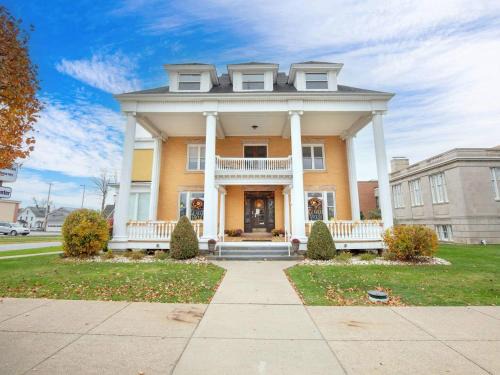 Clarion House | Mansion Pet-friendly Downtown