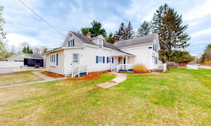 Colchester House | Maplewood Manor - Unit 2