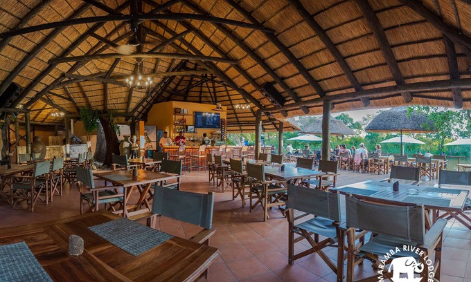 Livingstone Cabin | Maramba River Lodge