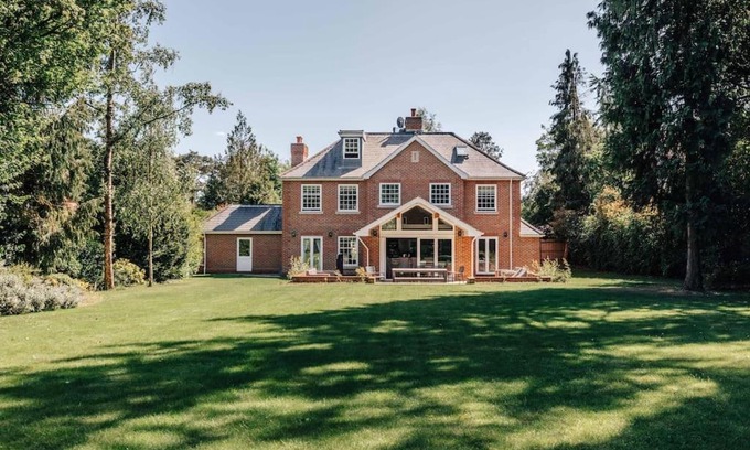 Henley-on-Thames House | Marble House - Heated Indoor Pool, Gym, Cinema