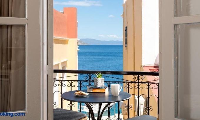 Symi Apartment | Marika's Deluxe Rooms