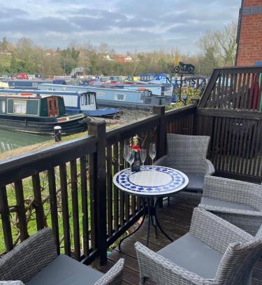 Braunston House | Marina View
