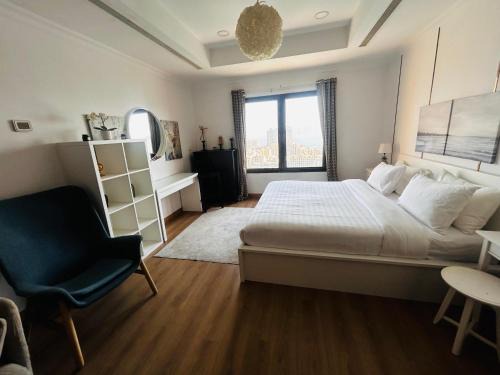 Doha Apartment | Marina View Studio in Pearl