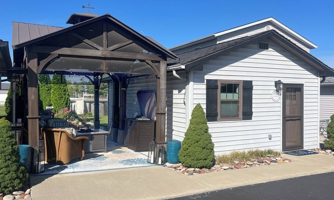 Santa Fe Apartment | MARK TWAIN LAKE CABIN in the sought after Route J corridor