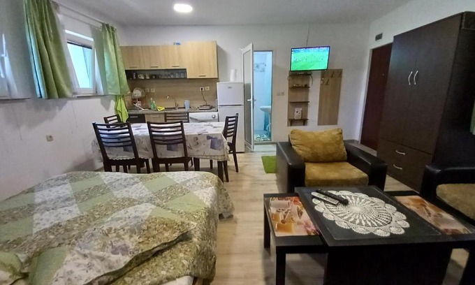 Ezerets House | Markela Ezerec