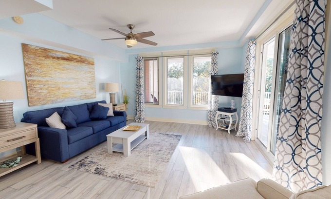 Baytowne Wharf Condo | Market Street Inn 432-434 ~ Right in Baytowne Wharf, wifi