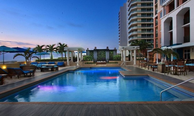 Central Beach Resort | Marriott's BeachPlace Towers 2 Bedroom Villa