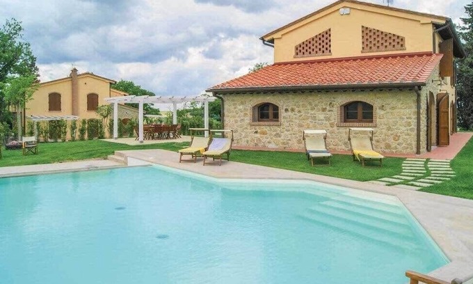 Lajatico Villa | Marvelous Villa Set on the Green Tuscan Hills