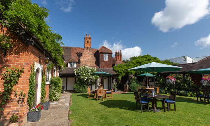 Brentwood Hotel | Marygreen Manor Hotel