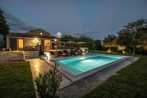Vaison-la-Romaine Villa | MAS SAINTE CROIX 4 étoiles - PRESTIGE - PISCINE CHAUFFÉE - VAISON - MONT VENTOUX - PROVENCE