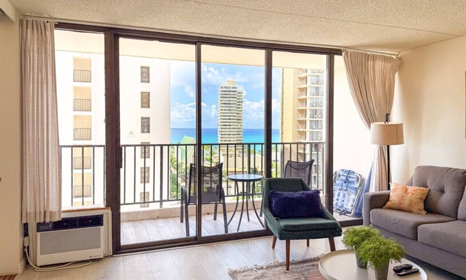Waikiki Condo | Masterfully Renovated Ocean View Unit in Waikiki includes Parking