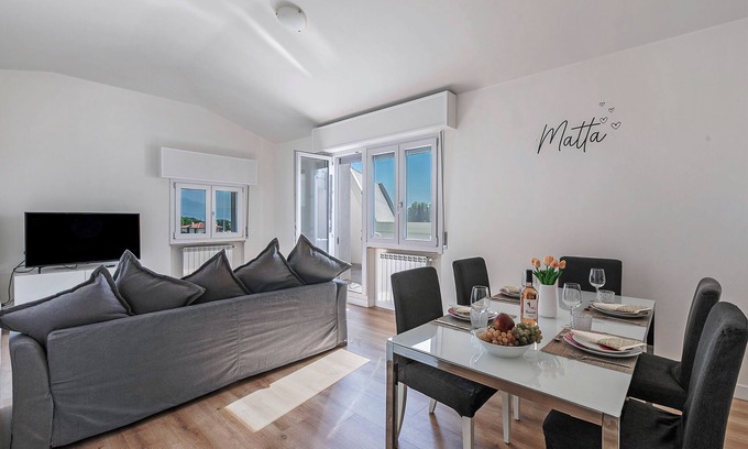 Sirmione Apartment | Matta Apartment 400m From The Lake, Sirmione, Italy